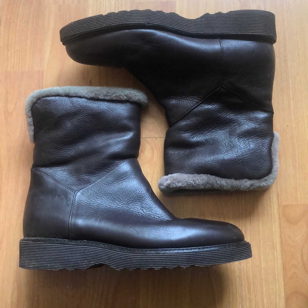 Aquatalia weather proof leather booties size 9
